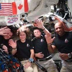 President Trump praises Artemis II crew!