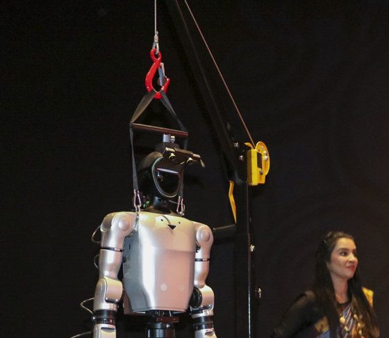 A moment from the presentation of the 'SSi Vimana Aero' drone. EFE/ Eduardo Echeverri López