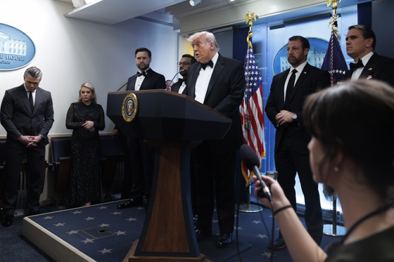 US President Donald Trump (C) speaks to reporters in the White House Press Briefing Room after a shooting outside the Washington Hilton ballroom hosting the White House Correspondents Dinner caused the postponement of the event in Washington, DC, USA, 25 April 2026. EFE/EPA/WILL OLIVER