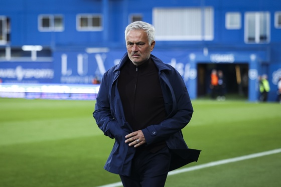Benfica's head coach Jose Mourinho looks on ahead of the First League soccer match between Estoril Praia and Benfica, in Estoril, Portugal, 16 May 2026. EFE/EPA/JOSE SENA GOULAO
