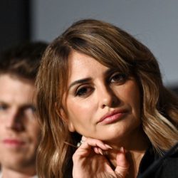 Penelope Cruz filmed “La Bola Negra” fearing aneurysm!
