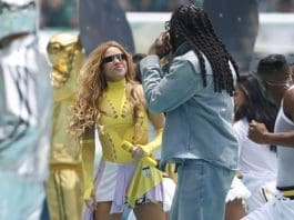 Colombian singer Shakira (left) and Nigerian artist Burna Boy perform at the opening ceremony of the 2026 FIFA World Cup this Thursday at the Mexico City Stadium (Mexico) on June 11, 2026. EFE/Sashenka Gutiérrez