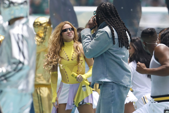 Colombian singer Shakira (left) and Nigerian artist Burna Boy perform at the opening ceremony of the 2026 FIFA World Cup this Thursday at the Mexico City Stadium (Mexico) on June 11, 2026. EFE/Sashenka Gutiérrez