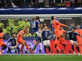 DALLAS, TEXAS 15/06/2026.- Koki Ogawa of Japan (C-L) scores the 2-2 goal during the FIFA World Cup 2026 group stage match Netherlands against Japan, in Dallas, Texas, USA, June 14 2026. EFE/EPA/ALBERT PENA