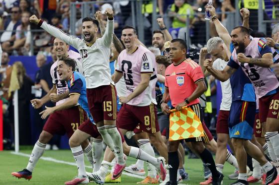 Spain defeats France!