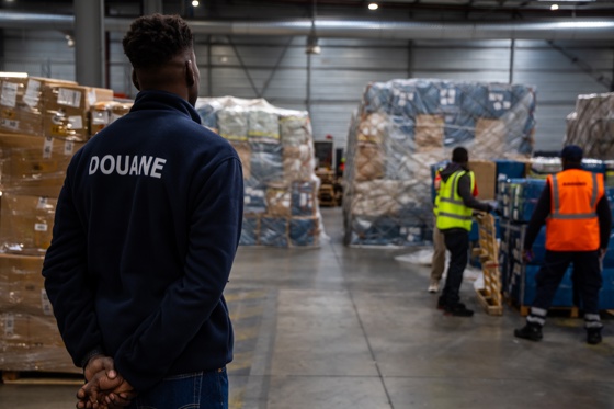 [FILE] Customs officers inspect air freight parcels at a warehouse during a press visit of French Finance Minister at Roissy CDG airport, north of Paris, France 29 April 2025. EFE-EPA/CHRISTOPHE PETIT TESSON