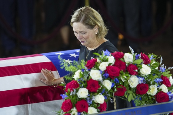 US Senator Darline Graham, sister of late US Senator Lindsey Graham, mourns by his casket, during a Congressional Tribute to the late US Senator Lindsey Graham at the Rotunda of the US Capitol in Washington, DC, USA, 28 July 2026. EFE-EPA/NATHAN HOWARD / POOL/FILE
