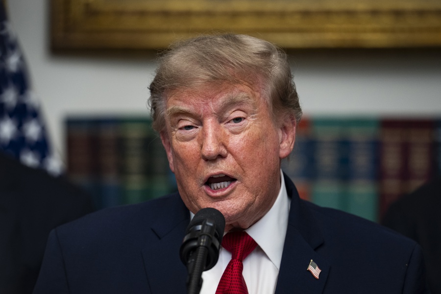 US President Donald Trump speaks during a meeting with crypto and prediction market executives in the Roosevelt Room of the White House in Washington, DC, USA, 19 August 2026. EFE-EPA/AL DRAGO / POOL
