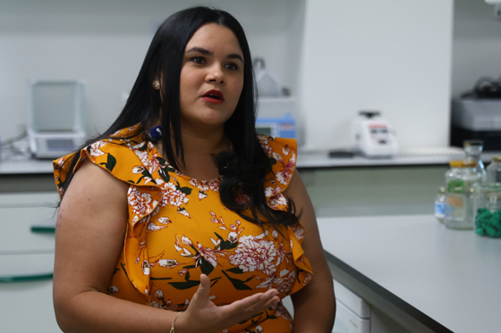 Photograph taken on August 28, 2026, showing biology professor and algae researcher Noemà León speaking during an interview with EFE at the laboratories of the Institute of Scientific Research and High Technology Services of Panama (Indicasat-AIP) in Panama City, Panama. EFE/Carlos Lemos